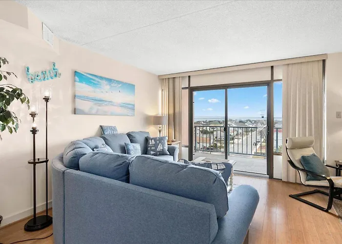 Capri-3 Bed/2 Bath Bay Unit With Indoor Pool! *
