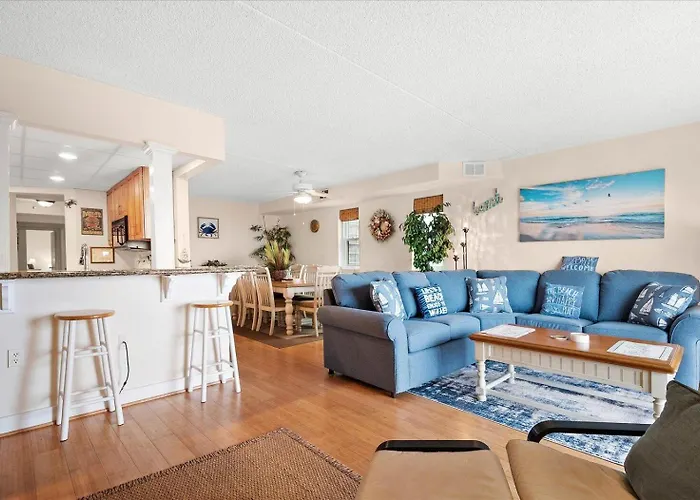 Capri-3 Bed/2 Bath Bay Unit With Indoor Pool!