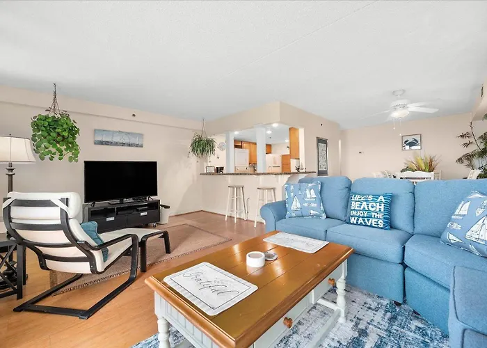 Capri-3 Bed/2 Bath Bay Unit With Indoor Pool! *
