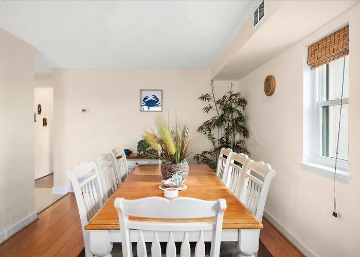 Capri-3 Bed/2 Bath Bay Unit With Indoor Pool! Ocean City