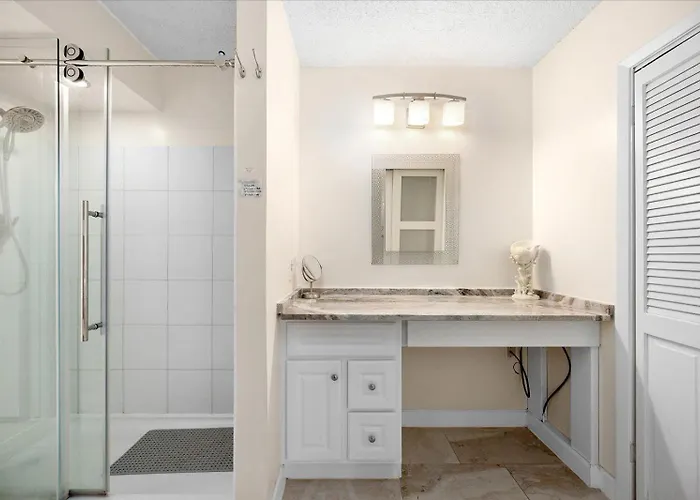 Capri-3 Bed/2 Bath Bay Unit With Indoor Pool! Holiday home Ocean City