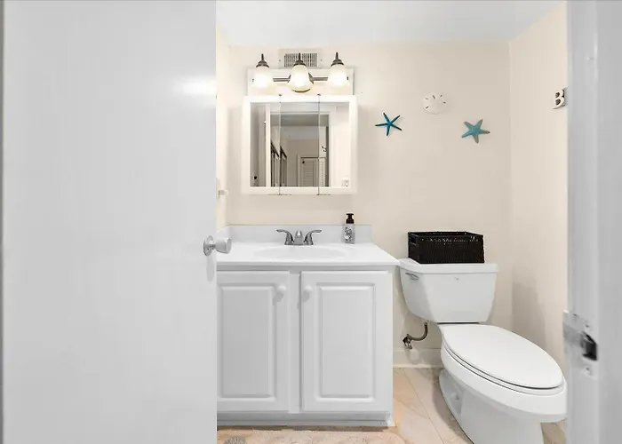 Holiday home Capri-3 Bed/2 Bath Bay Unit With Indoor Pool! *