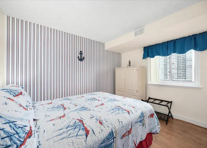 Capri-3 Bed/2 Bath Bay Unit With Indoor Pool! Holiday home *