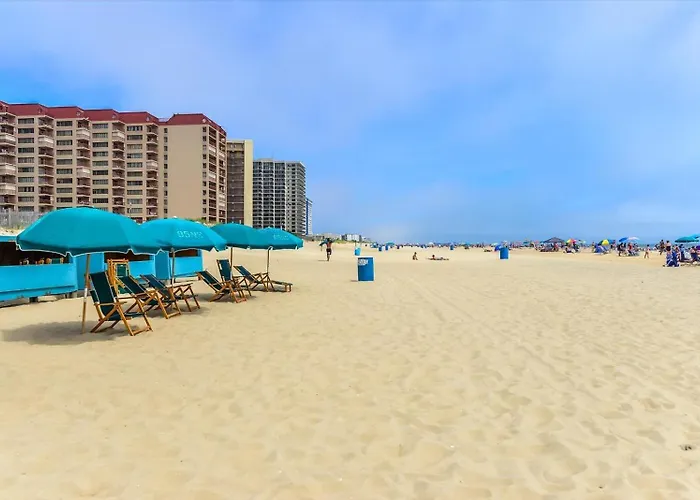 Capri-3 Bed/2 Bath Bay Unit With Indoor Pool! *