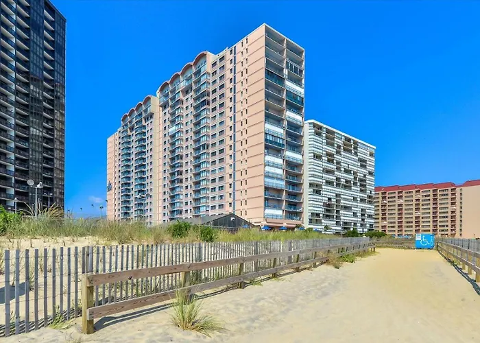 Capri-3 Bed/2 Bath Bay Unit With Indoor Pool!
